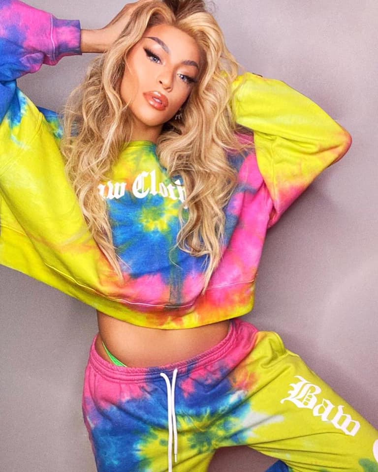 Pabllo Vittar usando roupa da Baw
