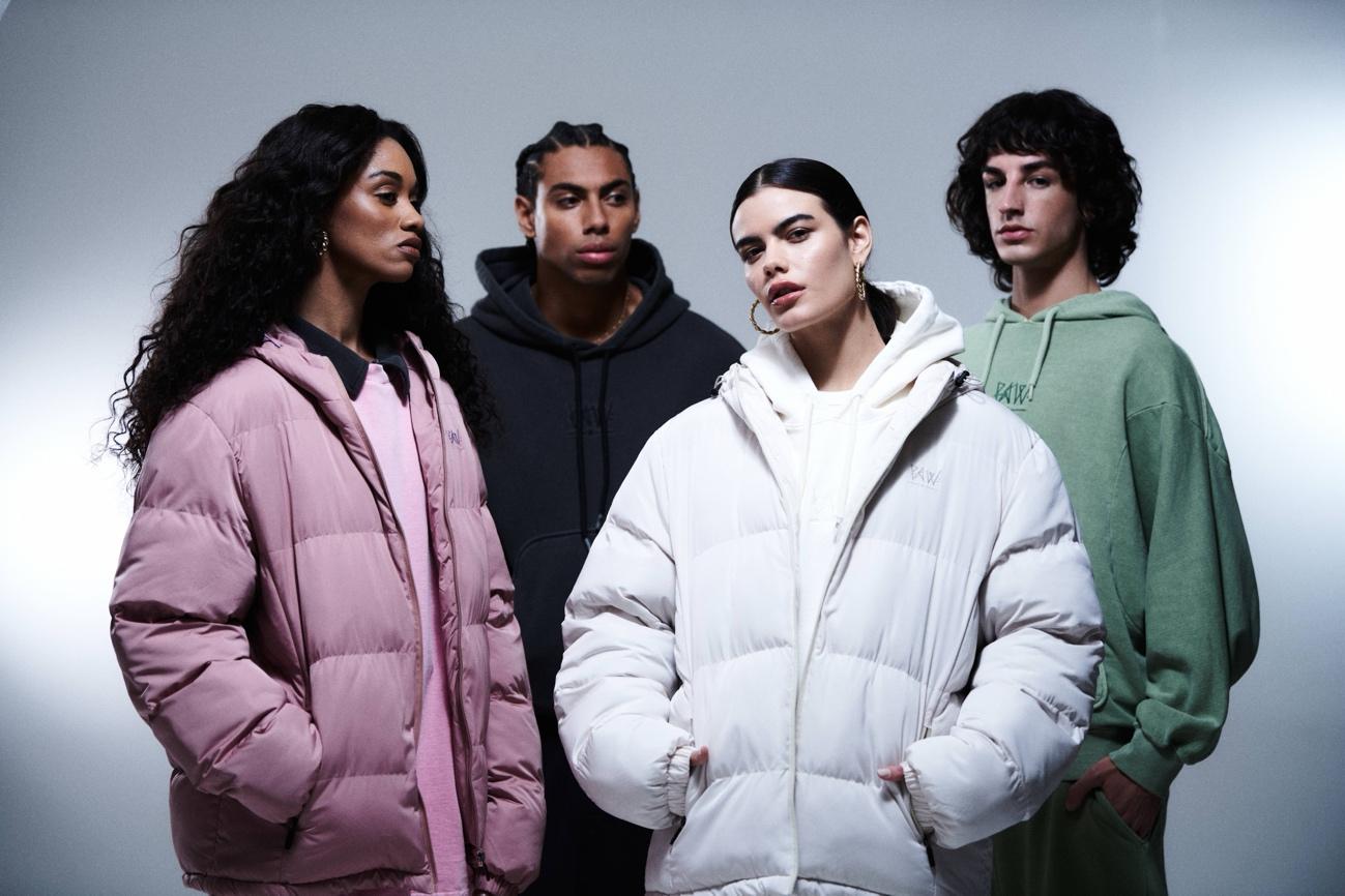 varios modelos com roupa de inverno